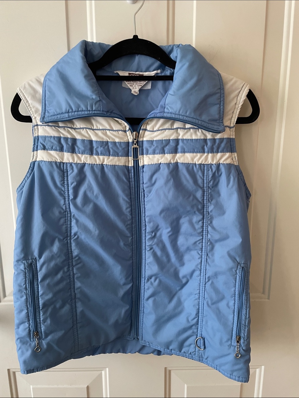 Light Blue Quilted Puffer Vest with White Stripe Size 9/10 Vintage